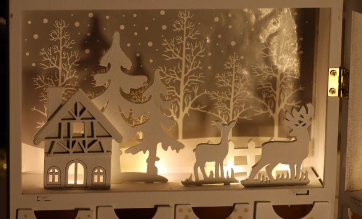 Tracon LED-Weihnachts-Adventskalender Batteriefach