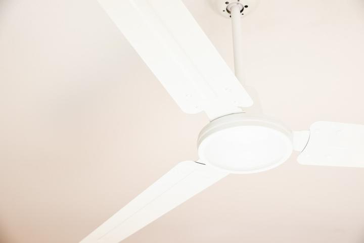 Produktbild Westinghouse Deckenventilator Industrial 142 cm Weiss (58 dB)