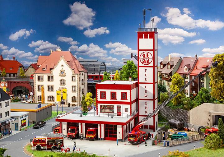 Actual product image Faller Modern fire station