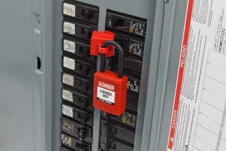 Actual product image Brady Safekey nylon safety lock with nylon shackle, red, shackle height 38 mm, shackle diameter 6.4 mm