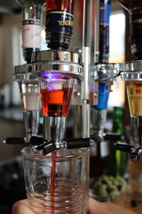 Actual product image United Entertainment Bar Butler Carousel Bottle Holder LED 4