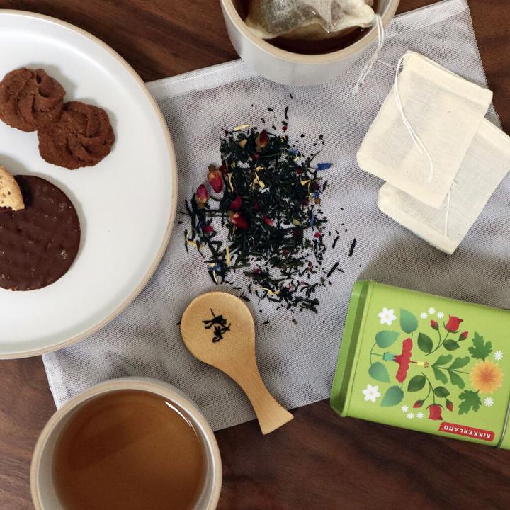 Actual product image Kikkerland Tea Making Kit