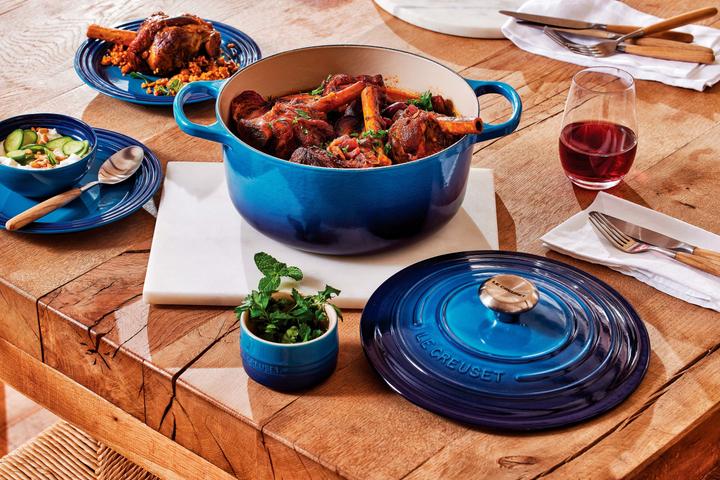 Actual product image Le Creuset Signature (24 cm, Casserole + Stewpot, Enamel)