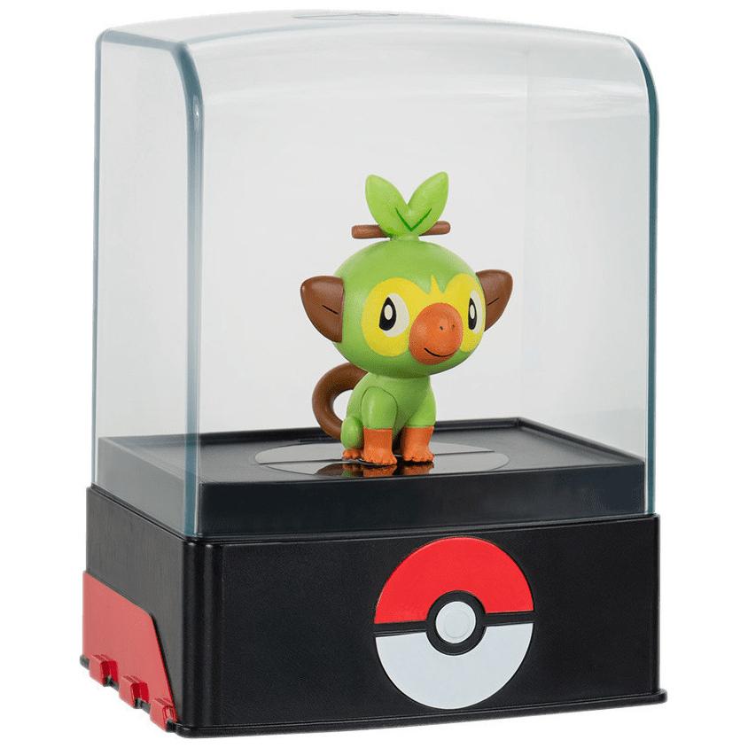 Jazwares Pokemon Select Συλλεκτική Φιγούρα Grookey σε Θήκη Προβολής PKW2562