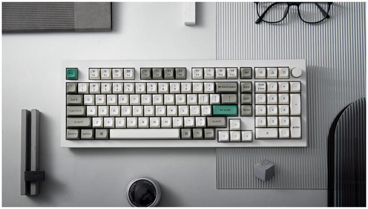 Actual product image Keychron Q5 Max (Q5M-P1) QMK/VIA Wireless Custom Mechanical White Keyboard-Red Switch 96% US Layout (US, Wireless)