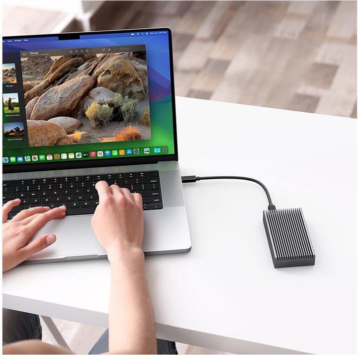 Actual product image LMP DataFlash USB4 SSD,enclosure for NVMe PCIe SSD USB4 (M.2)