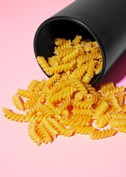 Image du produit KoRo Boîte à provisions noire en faïence avec couvercle en bambou 1180 ml (1.18 l)