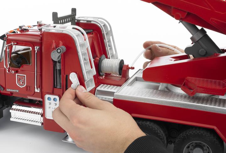 Produktbild Bruder Mack Granite Feuerwehr