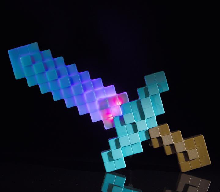 Produktbild Mattel Epee 40cm Sonore Minecraft