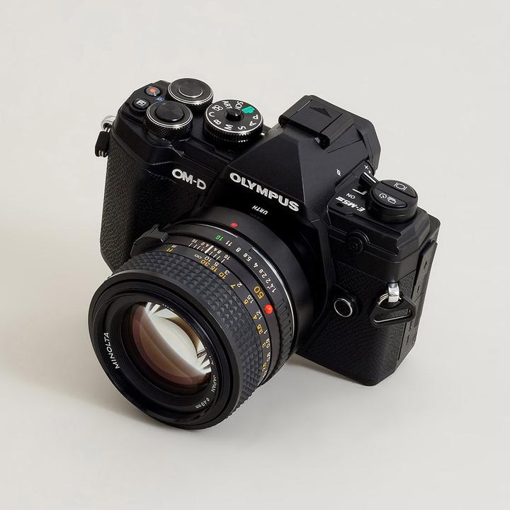 Actual product image Urth Lens Mount Adapter: Compatible with Minolta Rokkor (SR / MD / MC) Lens to Micro Four Thirds (M4/3) C