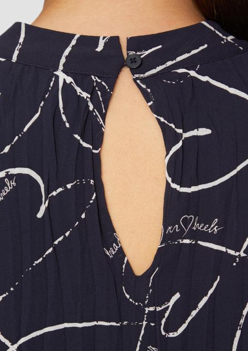 Produktbild S.Oliver Bluse Plissierte Chiffonbluse mit Herz-Print (44)
