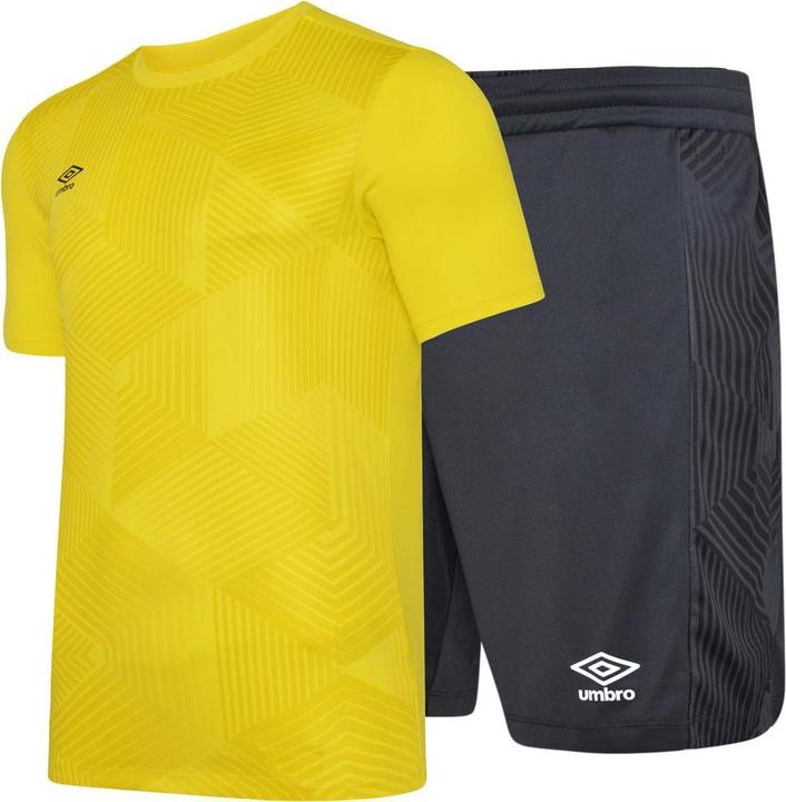 Actual product image Umbro Maxium football kit (146, 152)