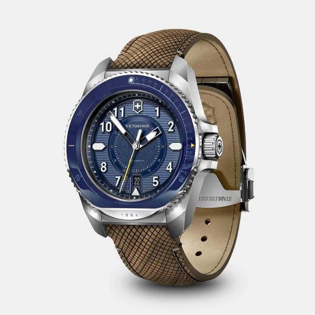 Actual product image Victorinox Journey 1884 Automatic, Diving watch, Men's watch, 43 cm, Dial Blue, Wood Strap, Brown (Diving watch, 43 mm)