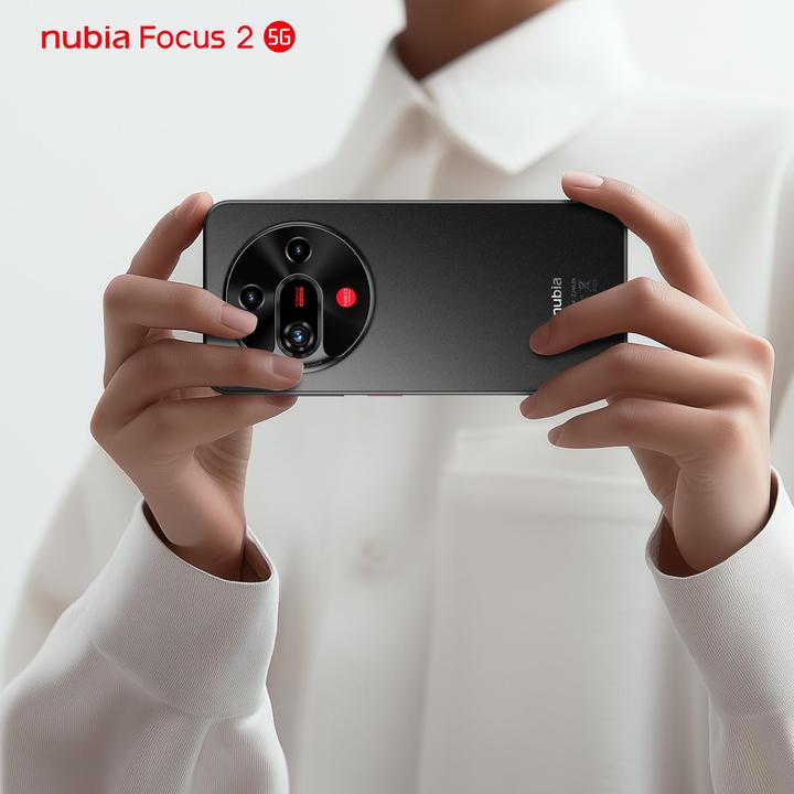 Produktbild Nubia Focus 2 5G / 8GB / 256GB / Black (256 GB, Black, 6.70", Dual SIM, 5G)