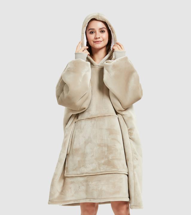 Image du produit The Fluffy Eskimo Hoodie (98 x 96 cm)