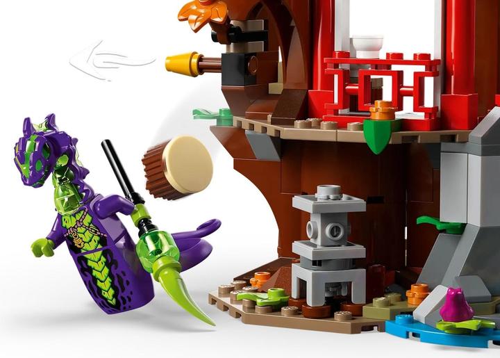 Actual product image LEGO Showdown am Baumhaus mit dem Ninja-Bike