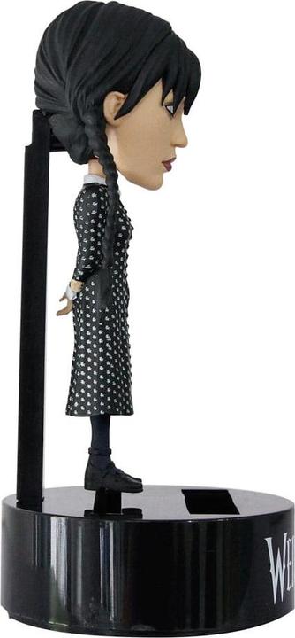 Productafbeelding Neca Wednesday Body Knocker wiebelfiguur woensdag 16 cm