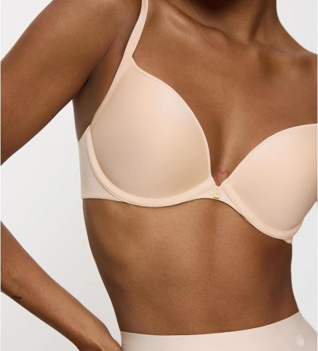 Actual product image Triumph Body Make-Up Essentials WHU (Single pack, 80 B)