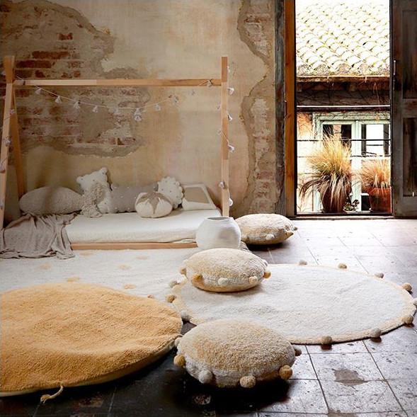 Actual product image Lorena Canals Bubbly Honey (120 x 120 cm)