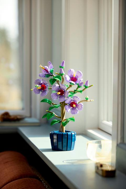 Actual product image LEGO Hibiscus (LEGO Botanical)