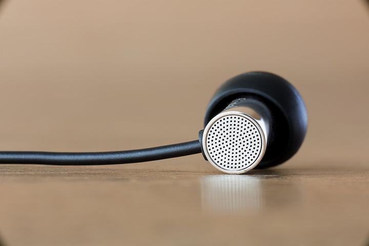 Actual product image FINAL E3000 (Cable)