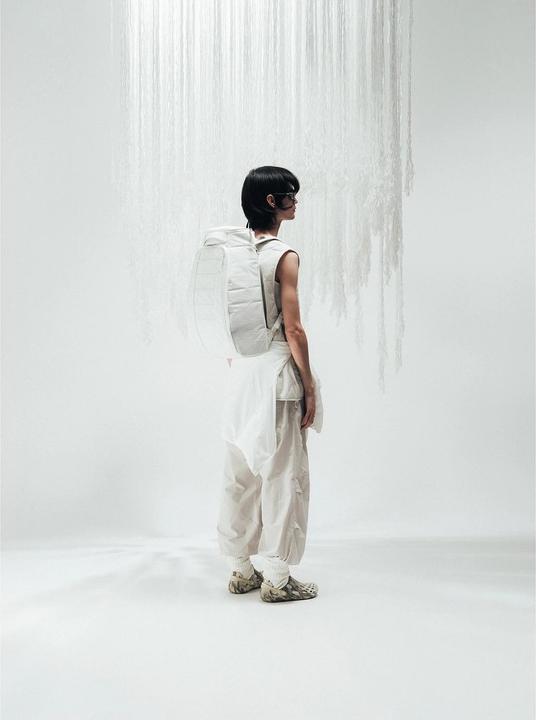 Immagine prodotto D_b_ Hugger Backpack - Reiserucksack (30 l)