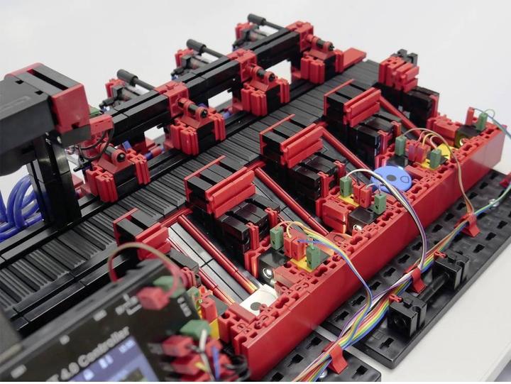 Actual product image Fischertechnik Quality assurance with AI simulation model Finished device 9 V