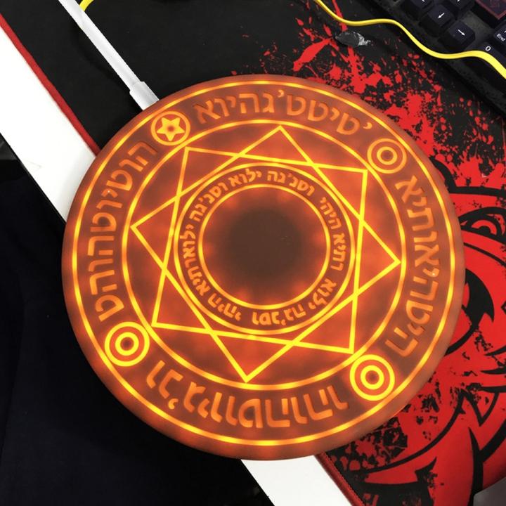 Produktbild Ueli Express Mystische Wireless QI Ladestation mit Ton und Animation (10 W)