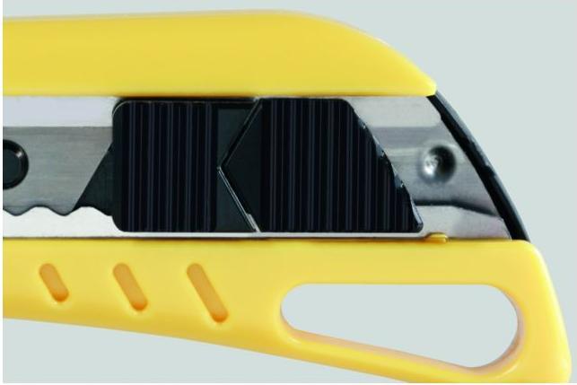 Produktbild Tajima Universal-Messer mit arretierbarem Schieber mit 3 Klingen, 18 mm (Cutter)