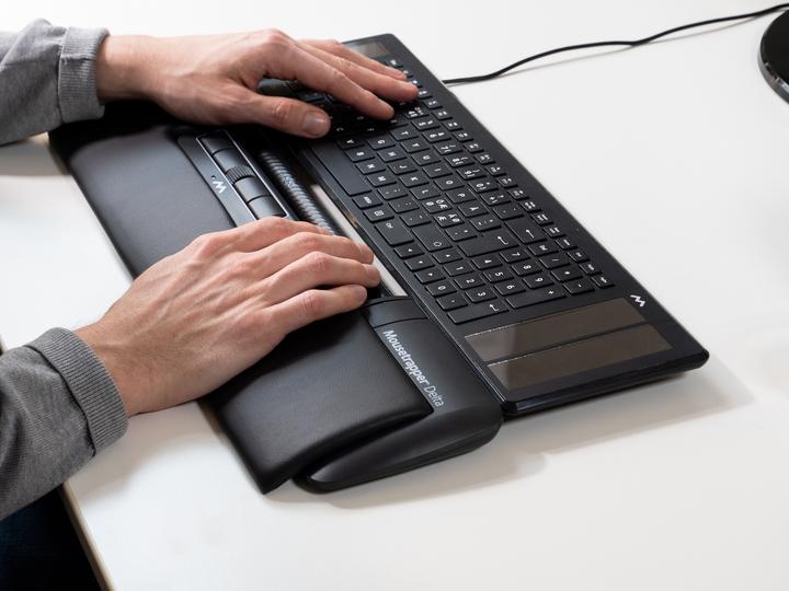 Actual product image Mousetrapper Delta Extended Bl Perp Black (Cable)