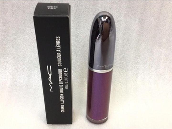 Produktbild MAC Cosmetics Grand Illusion Glossy Liquid Lipcolour