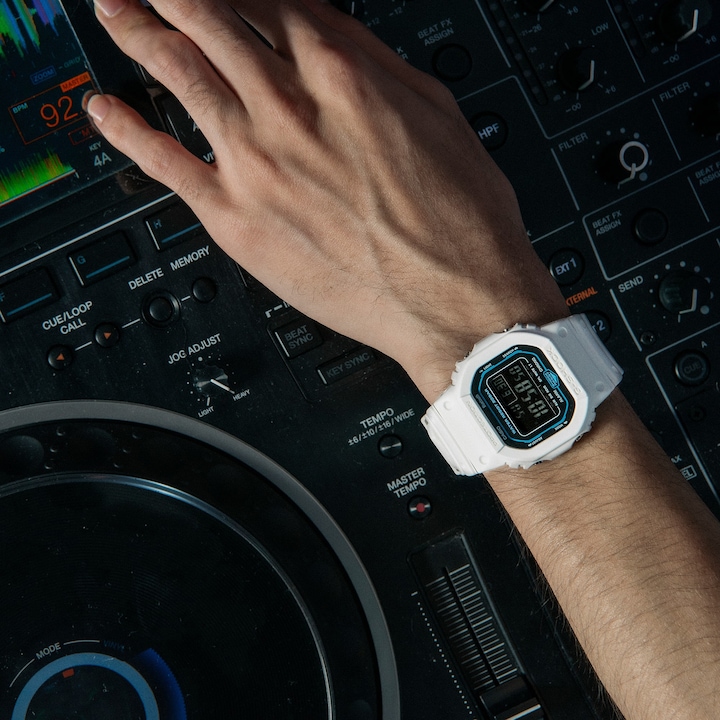Actual product image Casio G-Shock - DW-B5600SF-7ER (Digital watch, 43 mm)