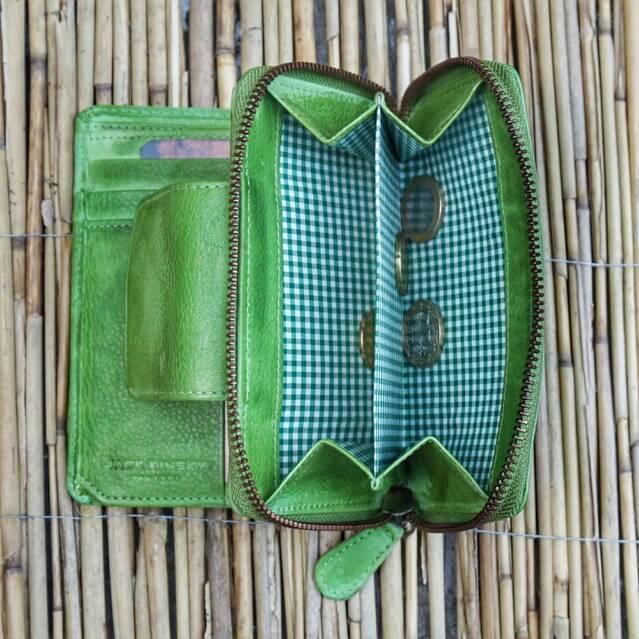 Actual product image Jack kinsky Nassau ladies wallet apple