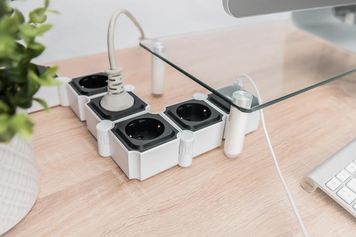 Image du produit Digitus Barrette flexible de 4 prises avec 2 ports USB et interrupteur (4x, CEE 7/3, 1.60 m)