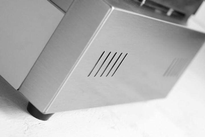 Actual product image Hendi Panini grill, top grooved, bottom smooth