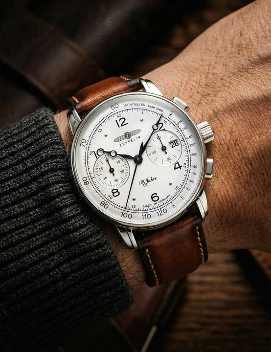 Produktbild Zeppelin 8676-1 Chronograph 100 Jahre 42mm 5ATM (Chronograph, 42 mm)