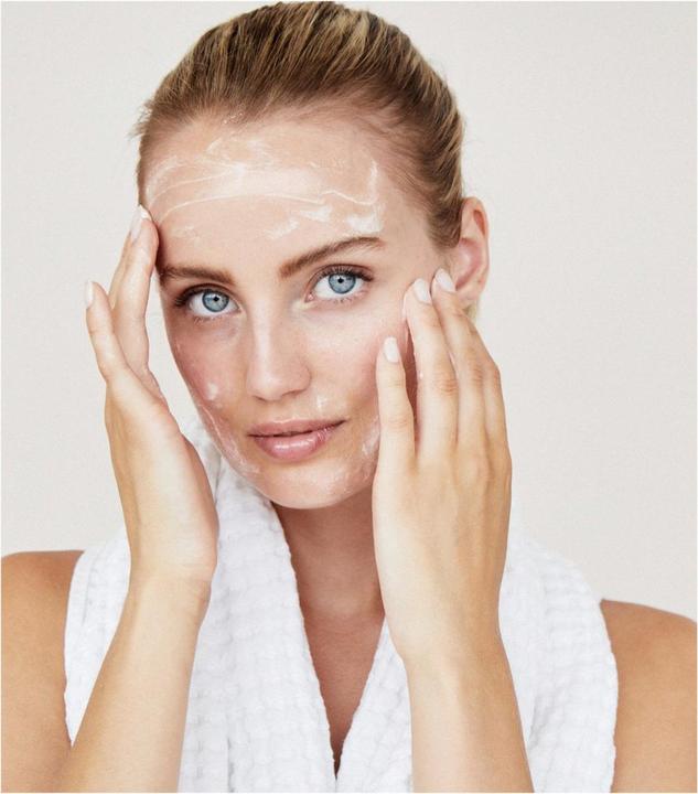 Actual product image MDO AHA Clarifying Cleanser