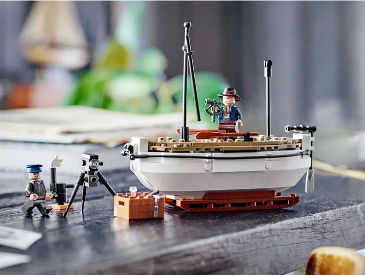 Actual product image LEGO Shackleton's lifeboat (40729, LEGO Icons)
