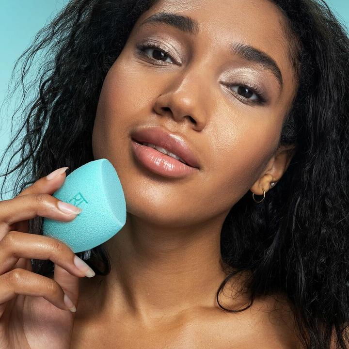 Actual product image Real Techniques Miracle AirBlend Sponge+