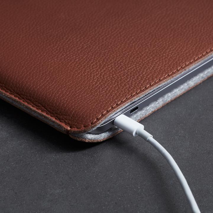 Produktbild Woolnut Leather Sleeve -suojatasku 13" MacBook Pro & Air, konjakki (13")