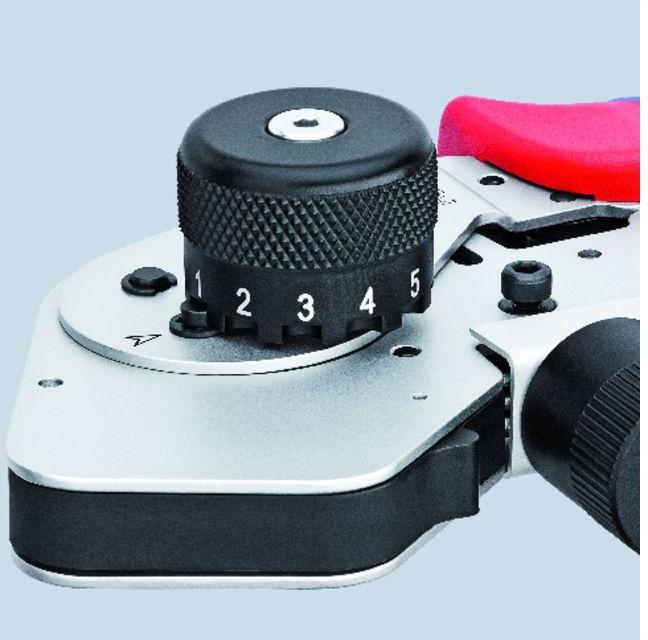 Produktbild Knipex Vierdornpresszange für gedrehte Kontakte (195 mm)