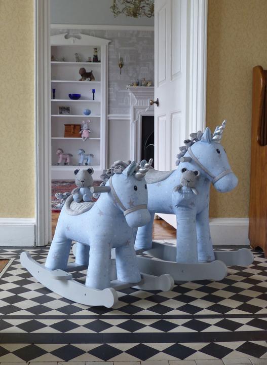 Produktbild little bird told me Moonbeam Rae Rocking Unicorn