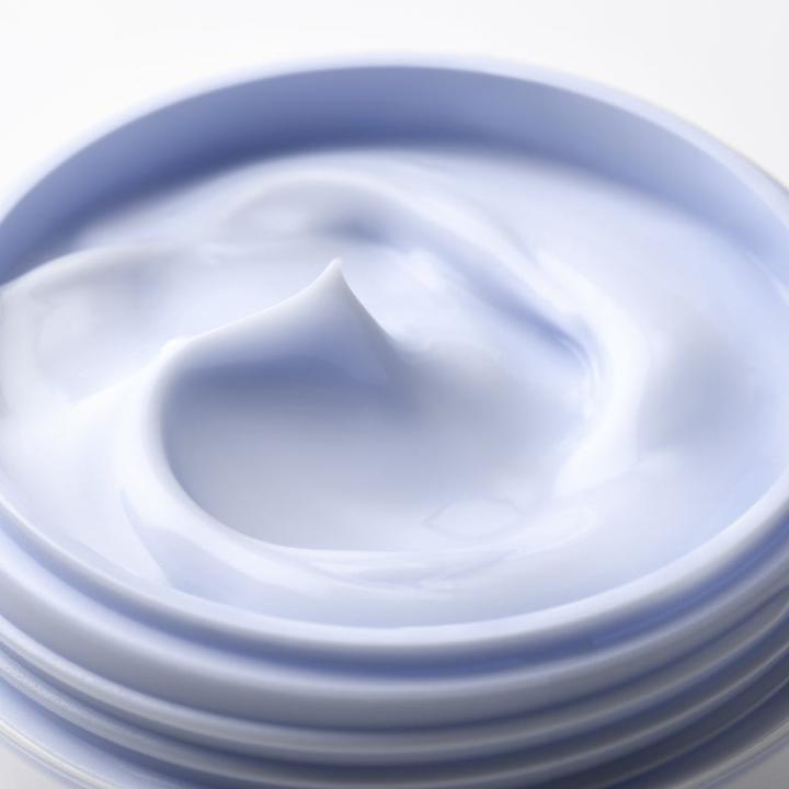 Actual product image Veralab Sensiblue Soothing And Anti-Redness Face Cream (45 ml, Day cream)