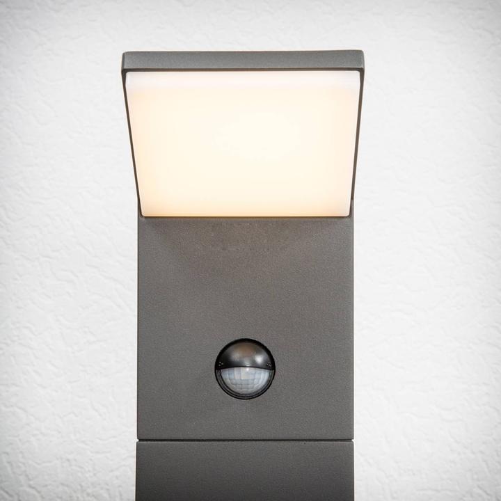 Actual product image Lucande Nevio LED garden light H100 w/Sensor Graphite (680 lm, IP54)