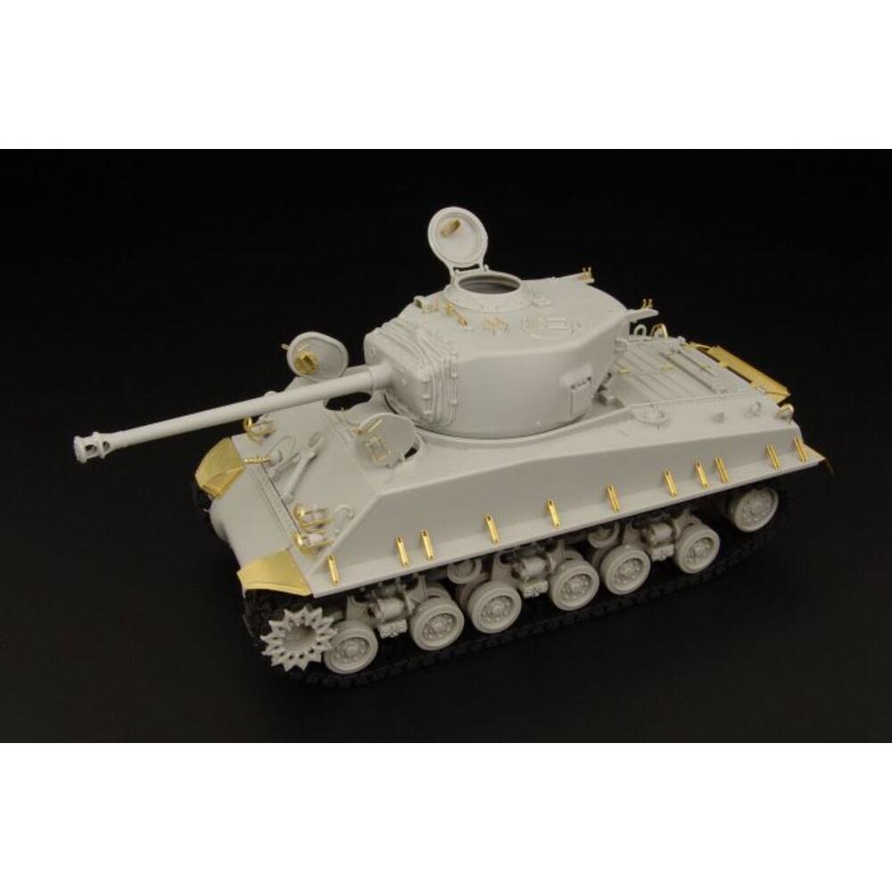 Hauler M4A3E8 SHERMAN (Hobbyboss)