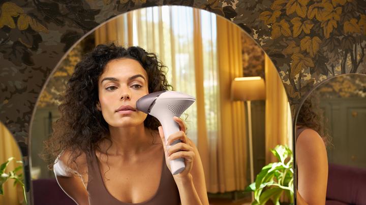 Actual product image Philips Lumea IPL Series 9000