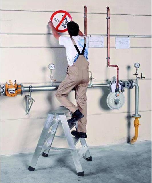 Actual product image Zarges Double sided platform 2 x 4 Treads (Platform ladder)