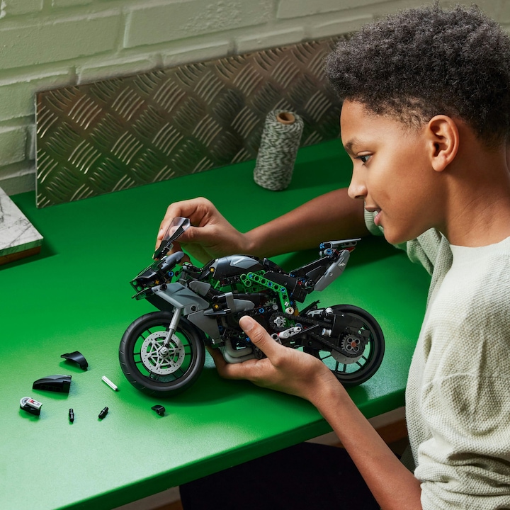 Image du produit LEGO Kawasaki Ninja H2R Motorrad (42170, LEGO Technic)
