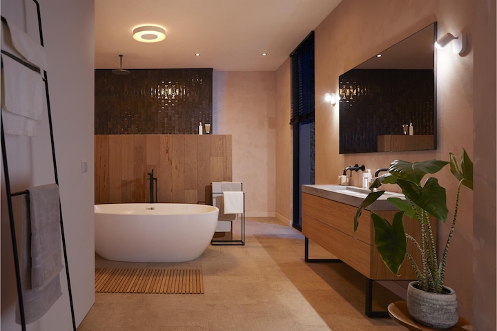 Actual product image Philips Hue White & Color Ambiance Xamento (3400 lm)