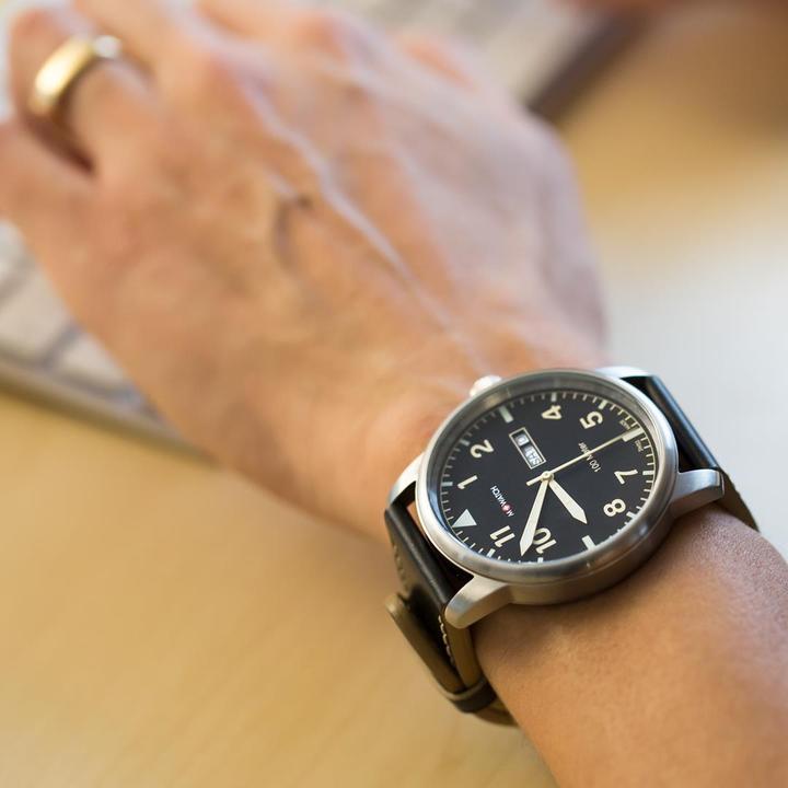 Actual product image M Watch Mondaine Aero (Analogue wristwatch, Swiss made, 45 mm)